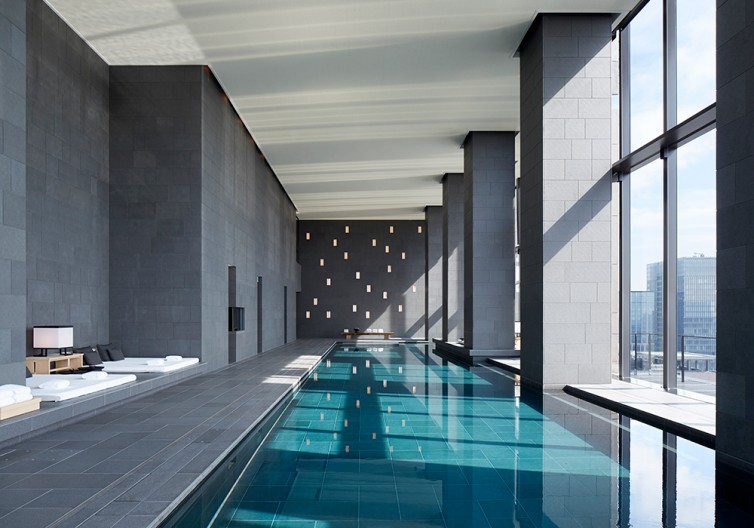 Aman hotel Tokyo piscina